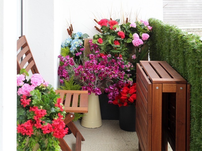 Plantes fleuries artificielles balcon